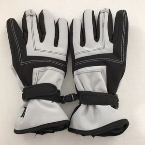 Kids 3M Thinsulate Waterproof Winter Gloves NWOT